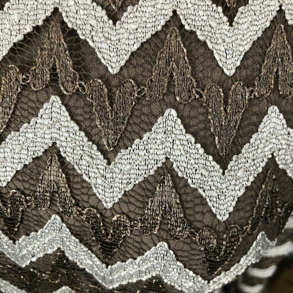 New Ronni Nicole Sheath Dress Womens L Chevron Gold White Shimmer 3/4 Sleeves Fi - Picture 8 of 14